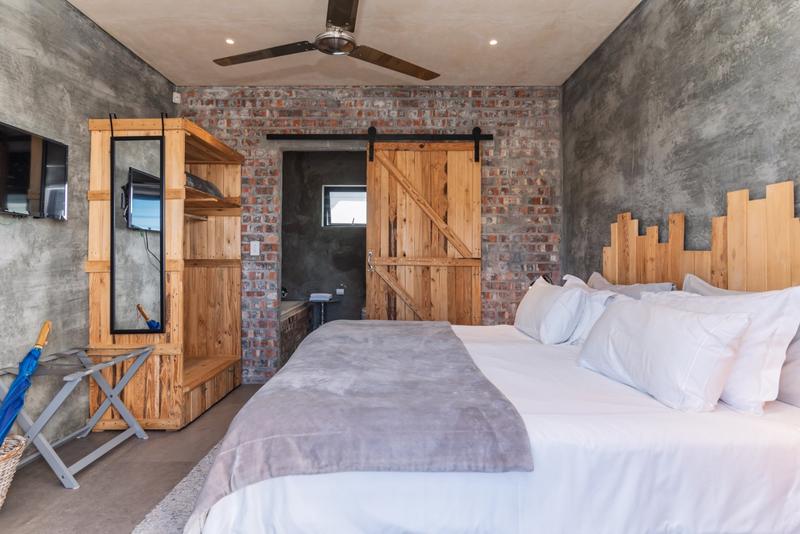 7 Bedroom Property for Sale in San Michel Western Cape